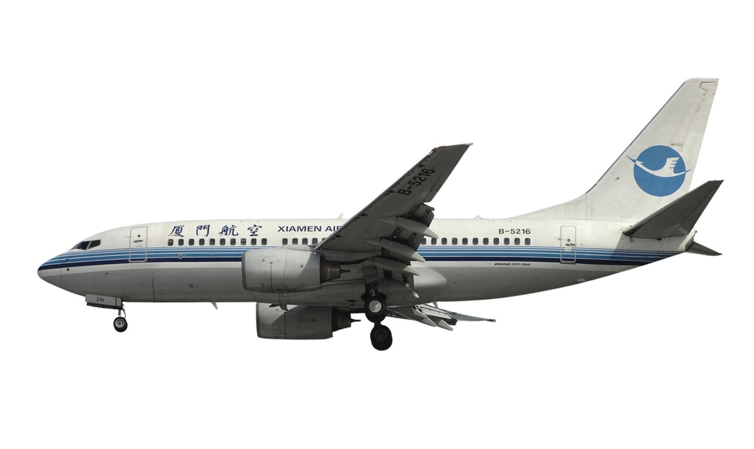 B-5216 – Xiamen Airlines Boeing 737: The Blue Swan’s Workhorse
