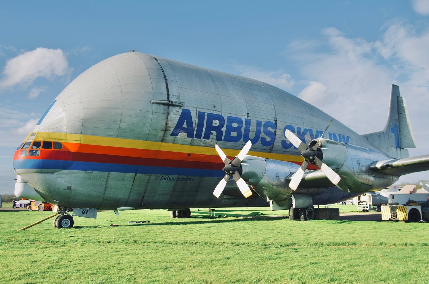 Super Guppy - Boeing 377SGT - 201